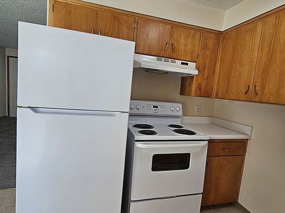 2nd image of 4902 W Chestnut Ave #B