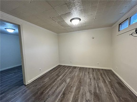 5th image of 106 Columbus Way #1