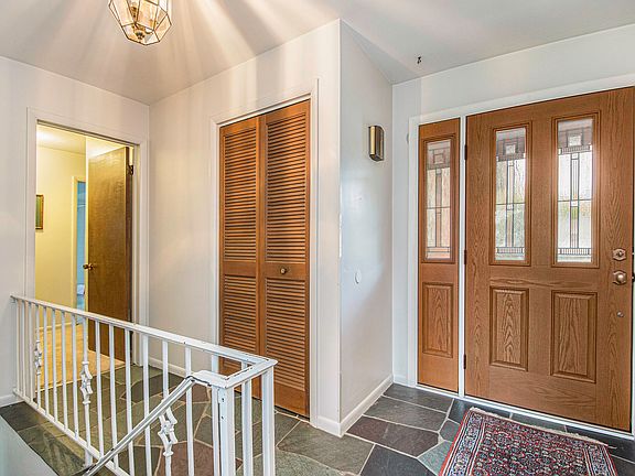 5th image of 5607 Far Hill Dr SE