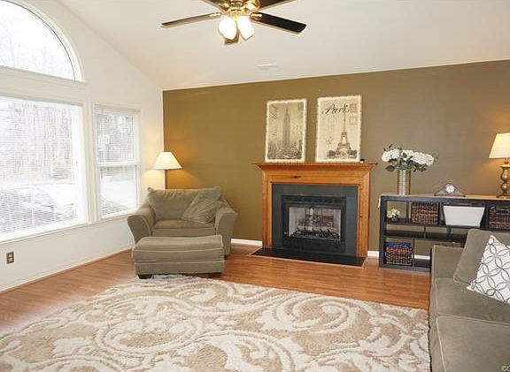 3rd image of 13603 Danbury Dr