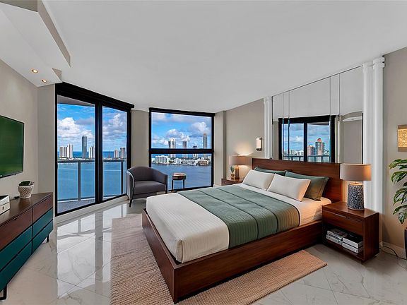 3rd image of 4000 Island Boulevard #2606