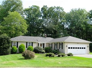 2104 Williamsburg Ct, Wilmington, DE 19810