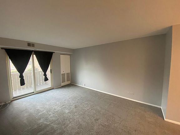 5th image of 675 Grove Terrace Vlg #205