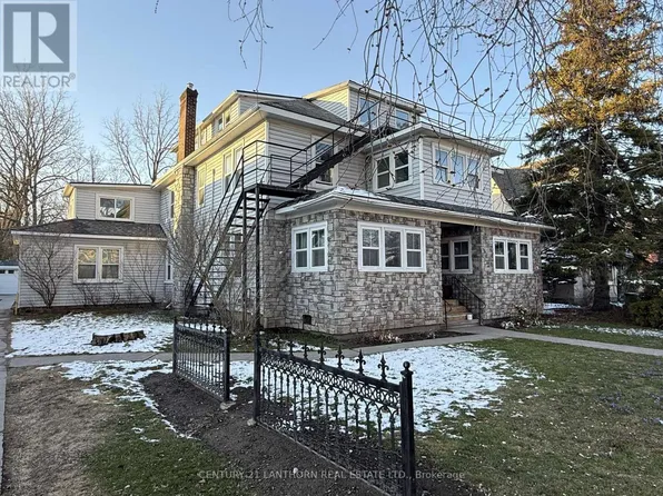 47 King St Unit 4, Prince Edward County, ON K0K 2T0