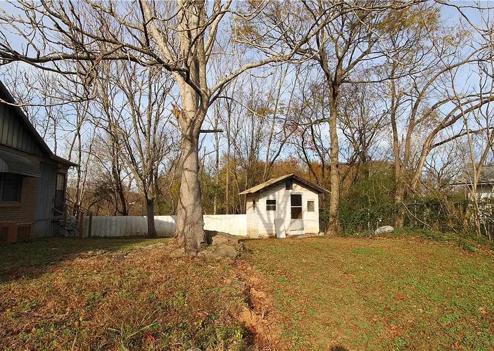 2nd image of 218 Highland Dr