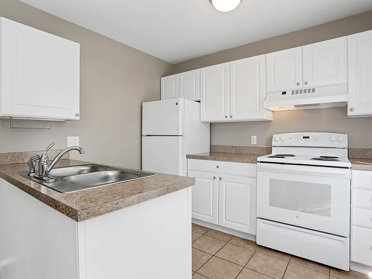 Woodmar Apartments and Townhomes — Photo 11