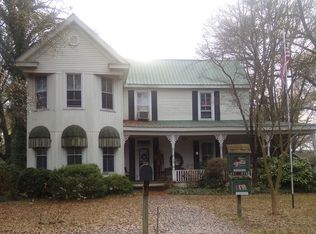 220 E Washington St, Summerville, GA 30747