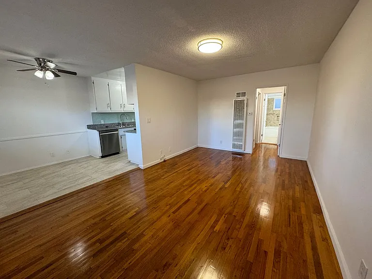 11330 Ohio Ave — Photo 6