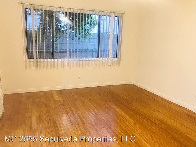 2nd image of 2555 S Sepulveda Blvd APT 5