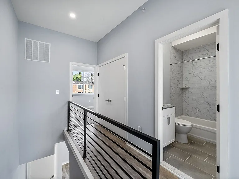 East Tioga Lofts — Photo 43