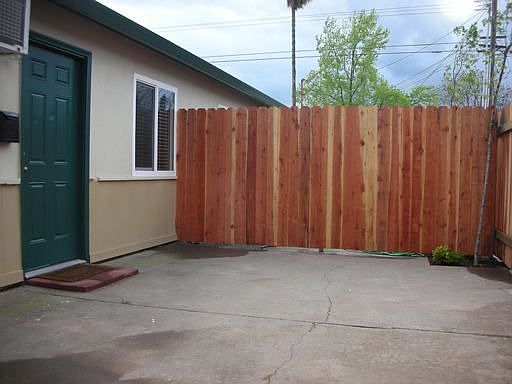 1st image of 1005 Circuit Dr APT B