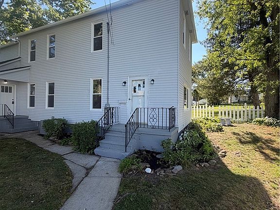 2nd image of 8246 W Columbia St