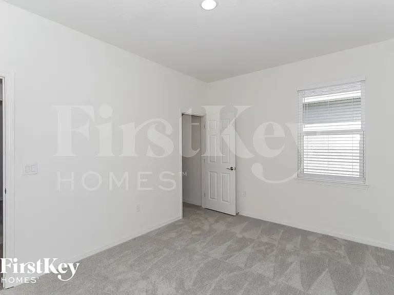 560 Crown Rose Dr — Photo 13