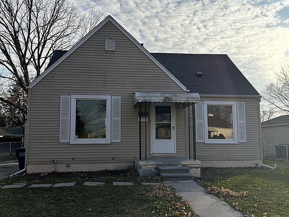 2nd image of 1615 Pagel Ave