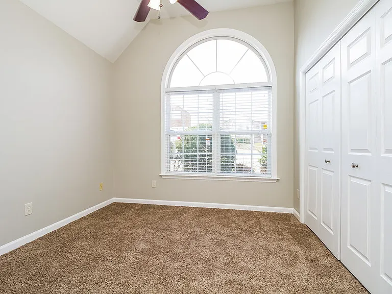 142 Homestead Pl — Photo 13
