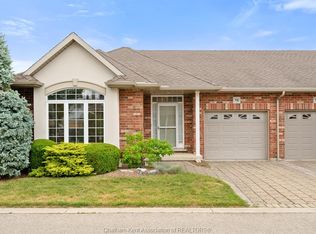 15 Oakgrove Ln, Chatham Kent, ON N7L 5R9