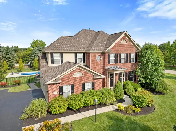 2965 Pebble Dr, Lewis Center, OH 43035