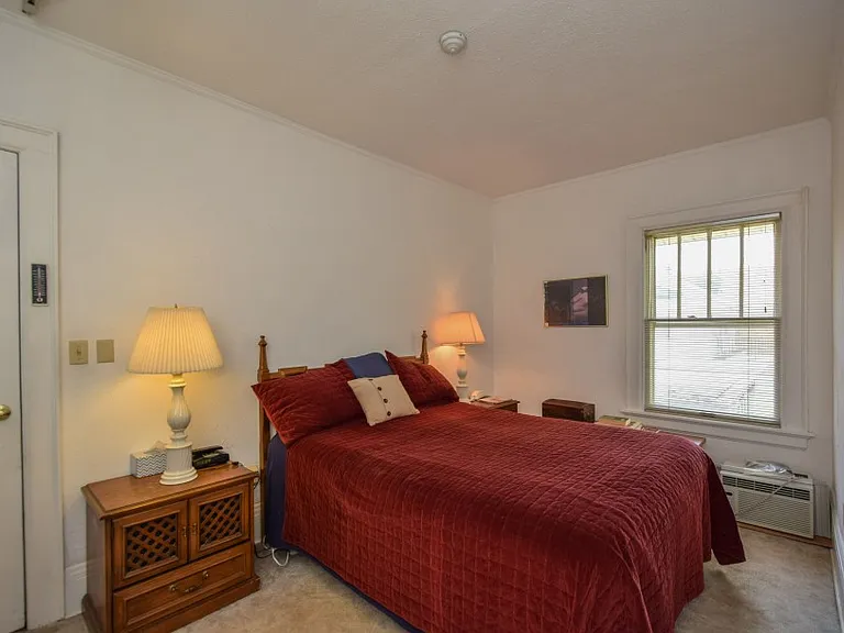 2975 N Downer Ave — Photo 10