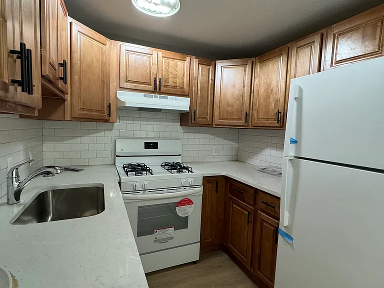 17 Creesy St — Photo 6