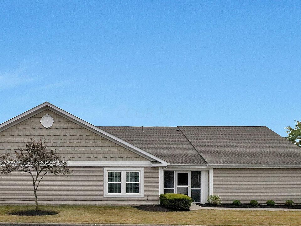 1st image of 20 Ellington Commons Ln