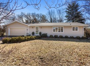 52 Chestnut Ct, Champaign, IL 61822