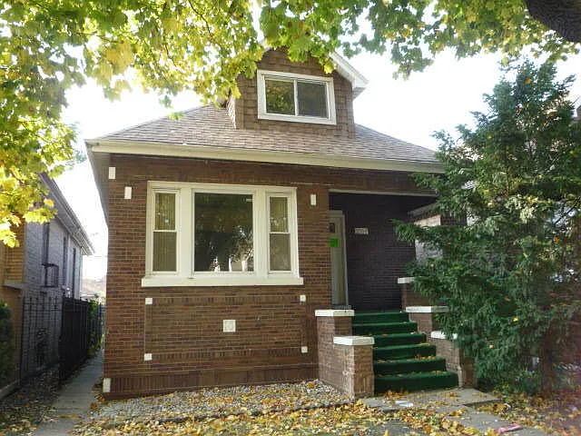 2704 N Rutherford Ave photo 1
