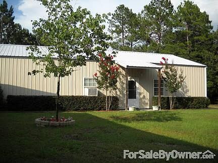 Garage-Apartment side entrance