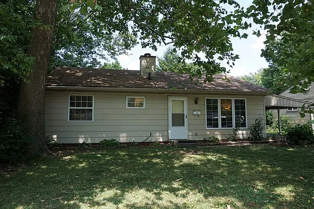 906 E Pennsylvania Ave photo 1