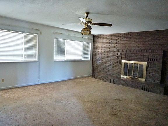 4th image of 1421 E Cardwell St