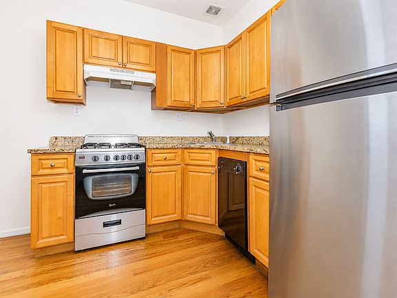 2nd image of 673 Lafayette Ave #2