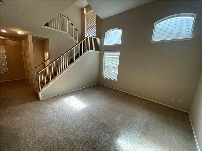 1211 Peyton Pl — Photo 6