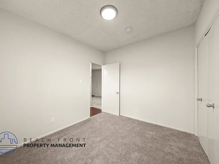 900 N Wilmington Blvd — Photo 8