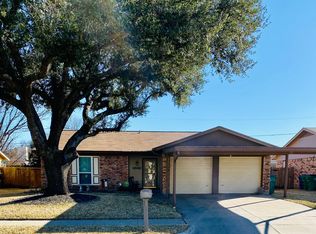 5904 Oak Hill Rd, Watauga, TX 76148