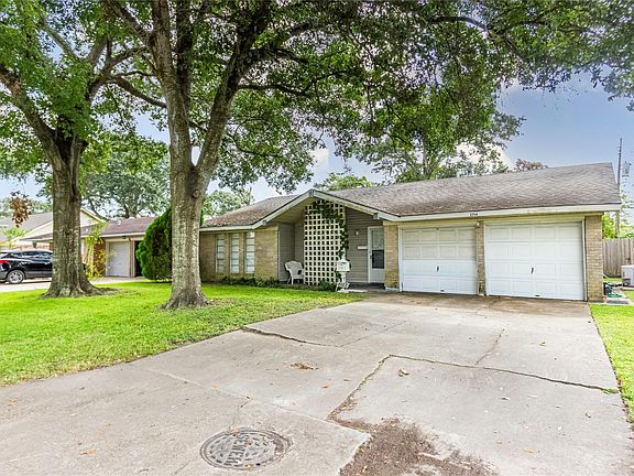 2nd image of 2714 Hillshire Dr