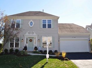 39W083 Shannon Sq, Geneva, IL 60134