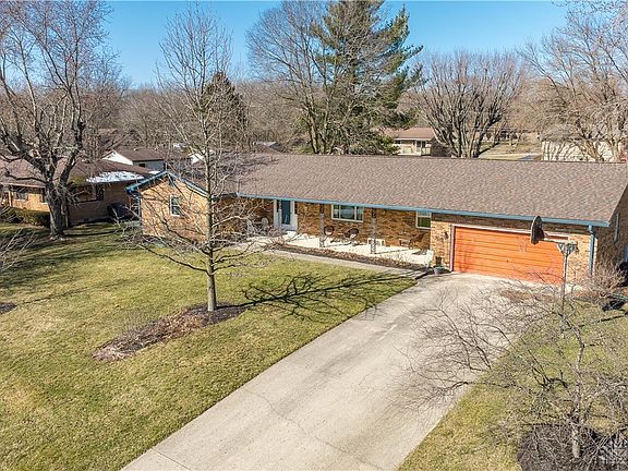4th image of 1267 Old Country Ln