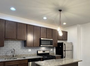 3530 W Armitage Ave #3R, Chicago, IL 60647