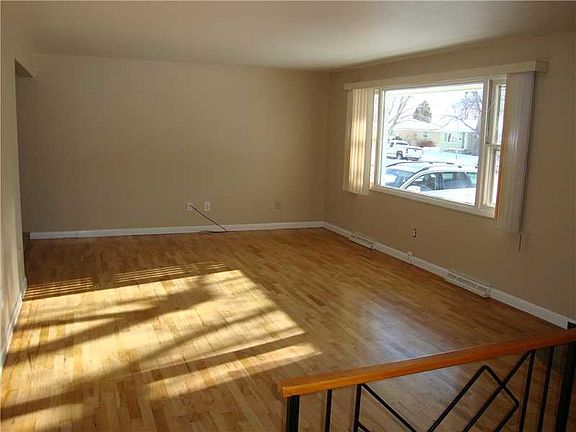 2nd image of 2625 Yellowstone Ave