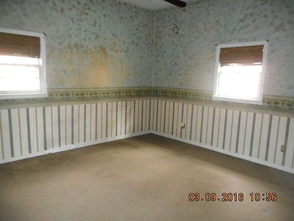 4th image of 1866 N Main St