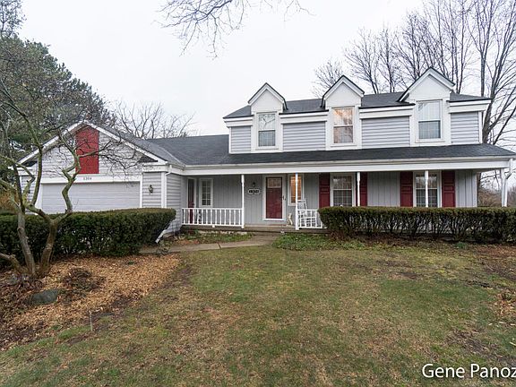 2nd image of 5304 Shoreham Pl SE