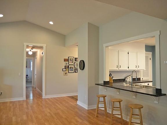 4th image of 2720 Glennedwin Ct