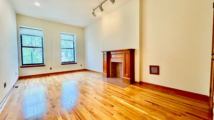 Rented by JK Dansar Corp | media 3