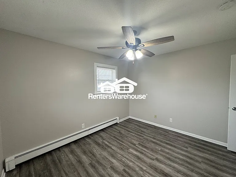 114 NW College Ave #8 — Photo 6