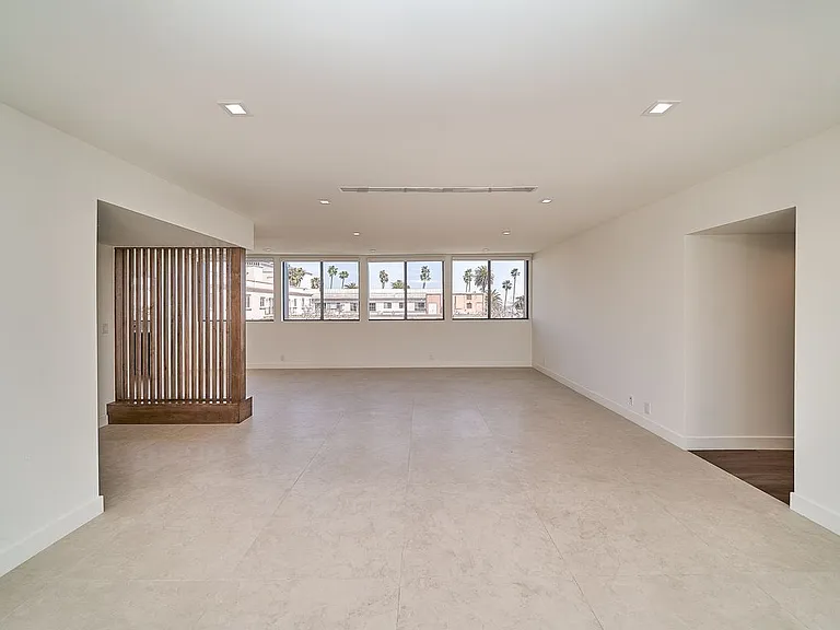145 S Maple Dr #Penthouse 401 — Photo 6