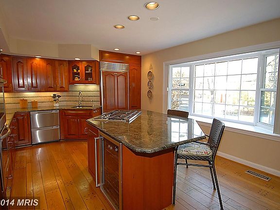 5th image of 226 Little Falls St