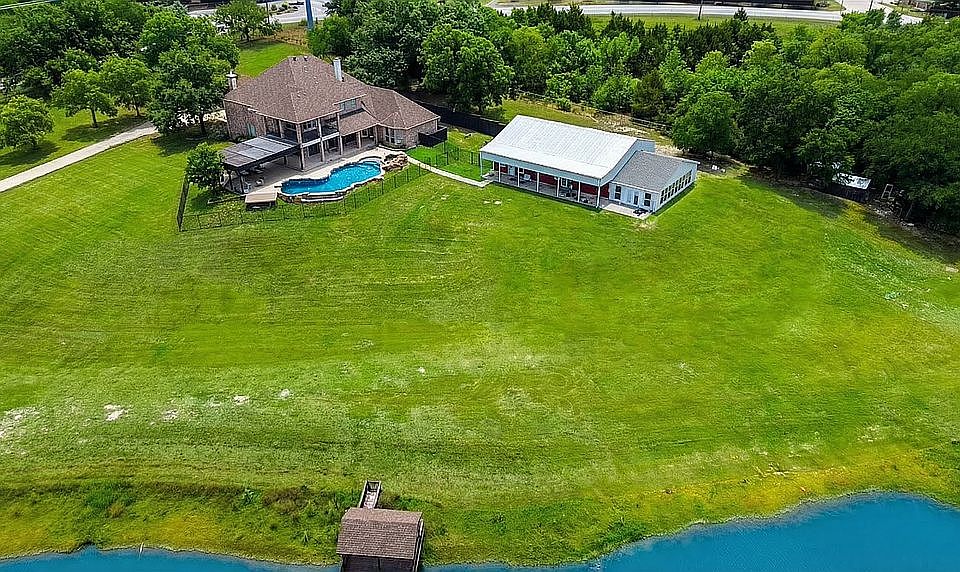 1st image of 2525 E Brand Rd