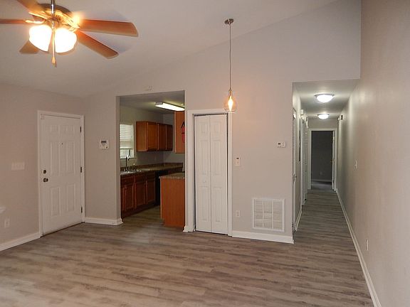 3rd image of 290 Wilson Green Blvd