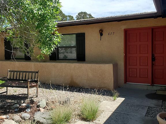 2nd image of 617 Meadow Ln