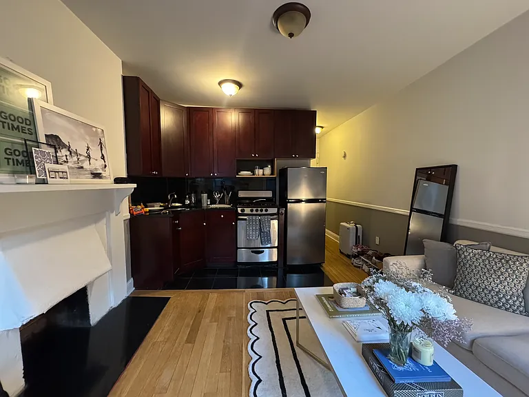 99 Perry St #3E — Photo 2