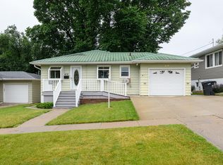 416 N 23rd St, Bismarck, ND 58501